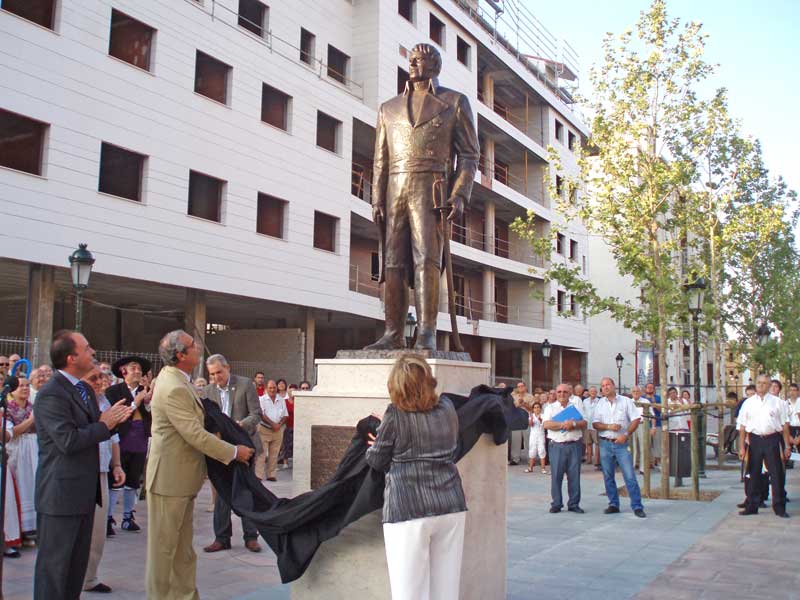 Inauguraci&oacute;n del monumento a Jos&eacute; L&acute;hotellerie y los bilbilitanos que lucharon en la Guerra de la Indepedencia durante 1808 a 1814